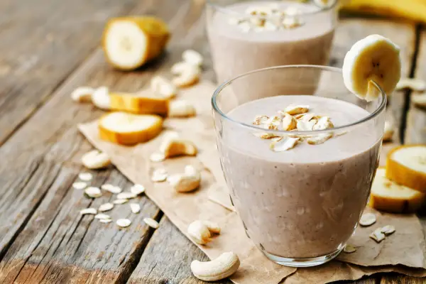 Vitamina de Banana com Aveia e Cacau
