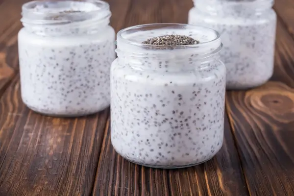Pudim de chia com iogurte vegetal