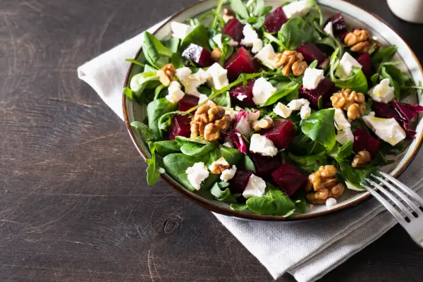 Salada de Beterraba com Rúcula e Nozes