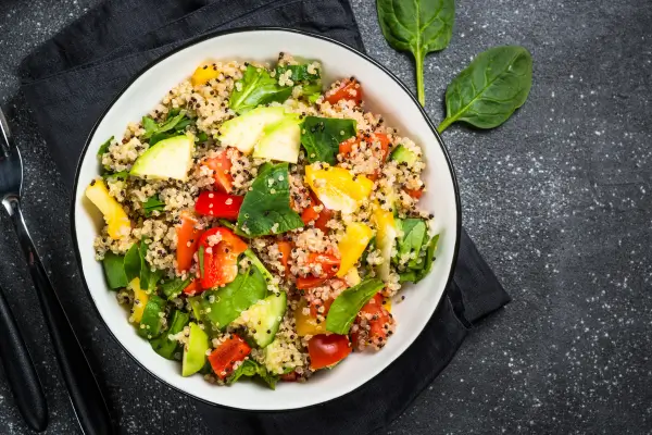 Salada de Quinoa com Legumes Assados