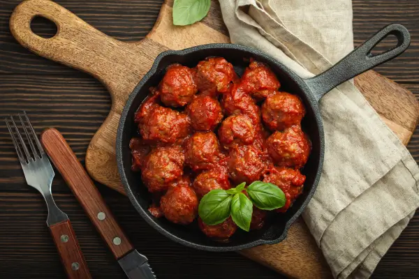 Almôndegas de Lentilha ao Molho de Tomate