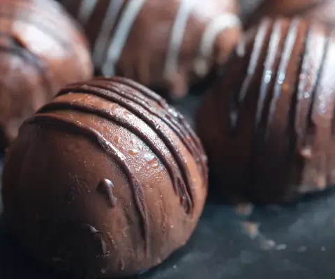 Bombom Saudável de Uva com Chocolate 70% e Iogurte Natural Receita Fácil e Nutritiva
