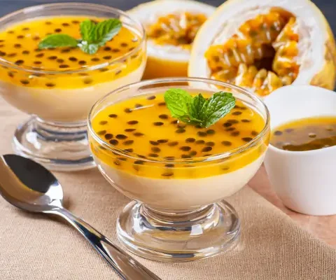 Mousse de Maracujá com Leite de Coco e Chia