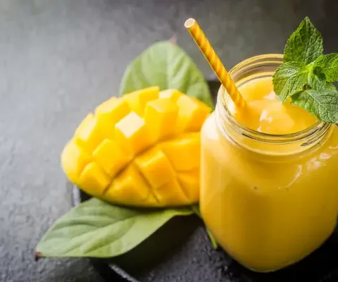Smoothie de Manga com Iogurte Natural e Aveia