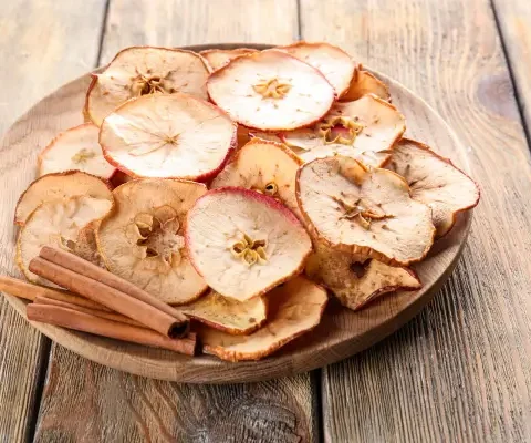 Chips de maçã com canela