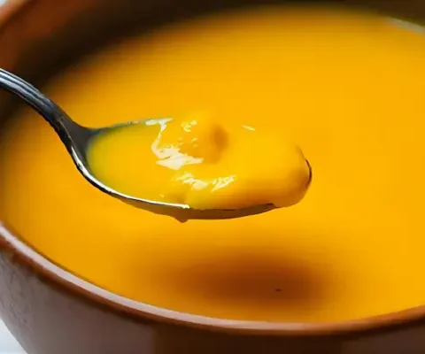 Sopa Cremosa de Abóbora com Cúrcuma